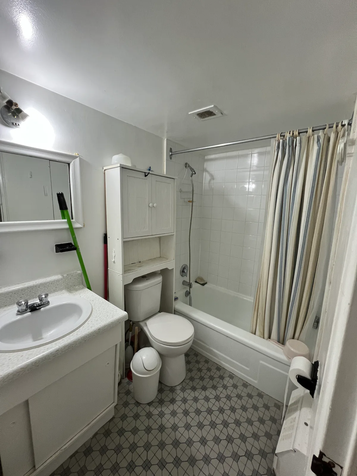 Second view of the existing bathroom at Kingsbridge, Bathurst